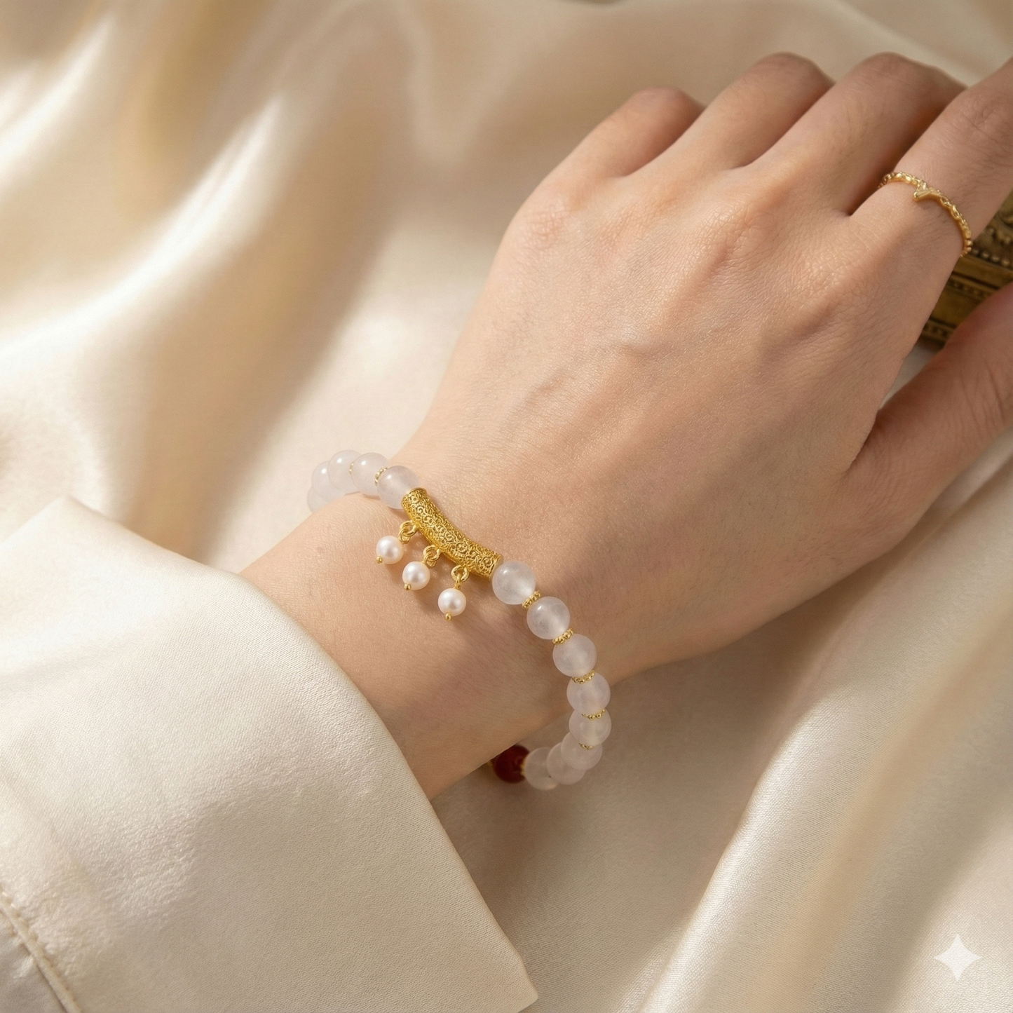 "Jade Bell" White and Red Agate Bracelet 